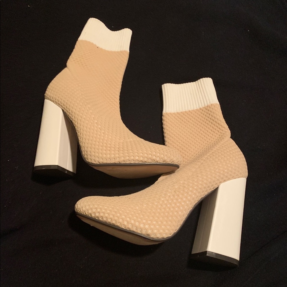 Waffle knit ankle sock booties